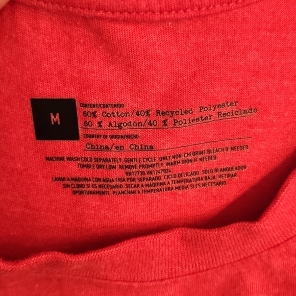 MENS Love is Love Red tee size Medium. - Picture 7 of 8